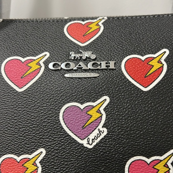 NWT - Coach Gallery Tote Bag With Heart Bolt Print - Picture 3 of 12